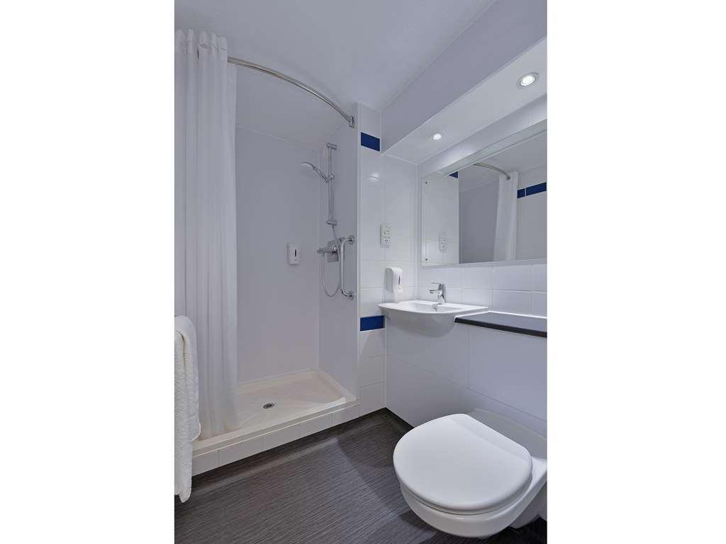Travelodge Birmingham Dudley חדר תמונה