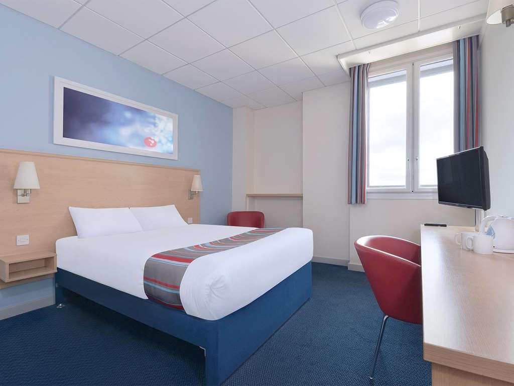 Travelodge Birmingham Dudley חדר תמונה