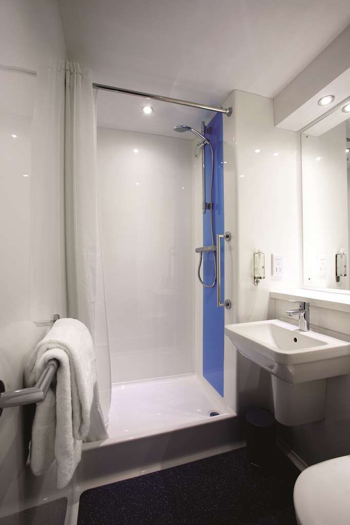 Travelodge Birmingham Dudley חדר תמונה