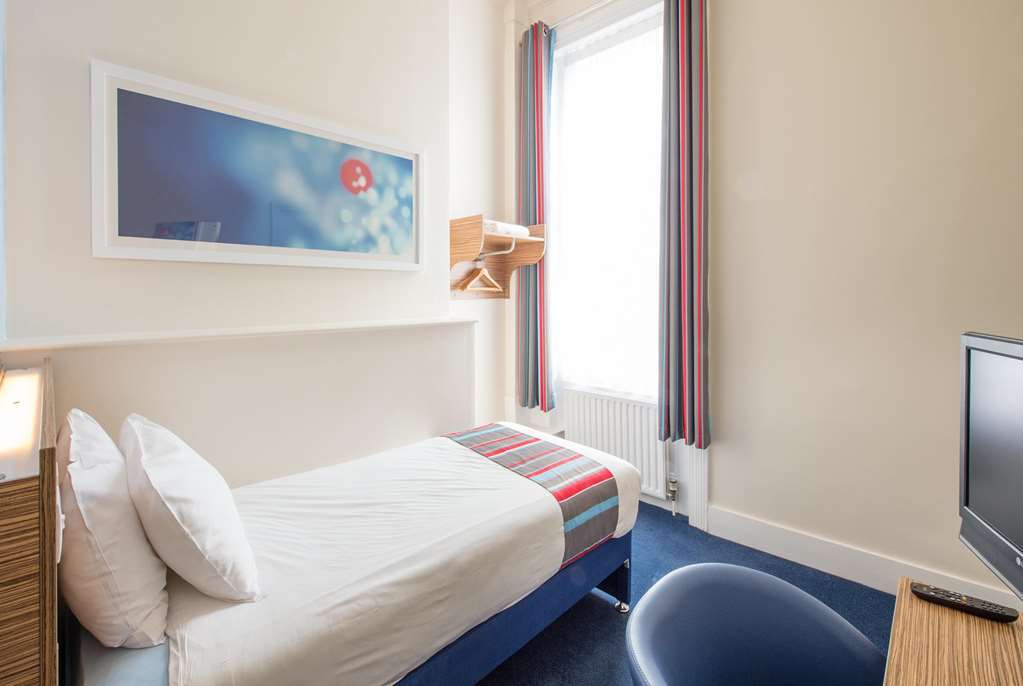 Travelodge Birmingham Dudley חדר תמונה